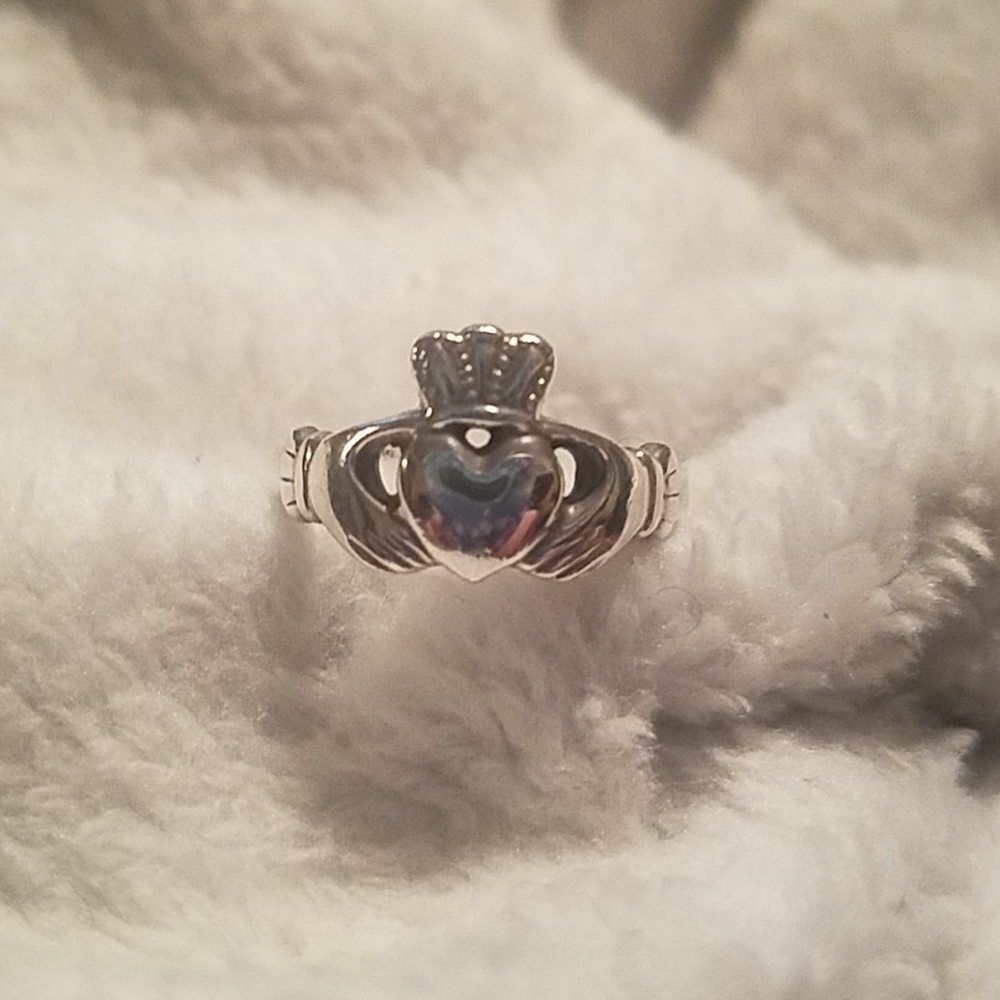 Sterling Silver Claddagh Ring